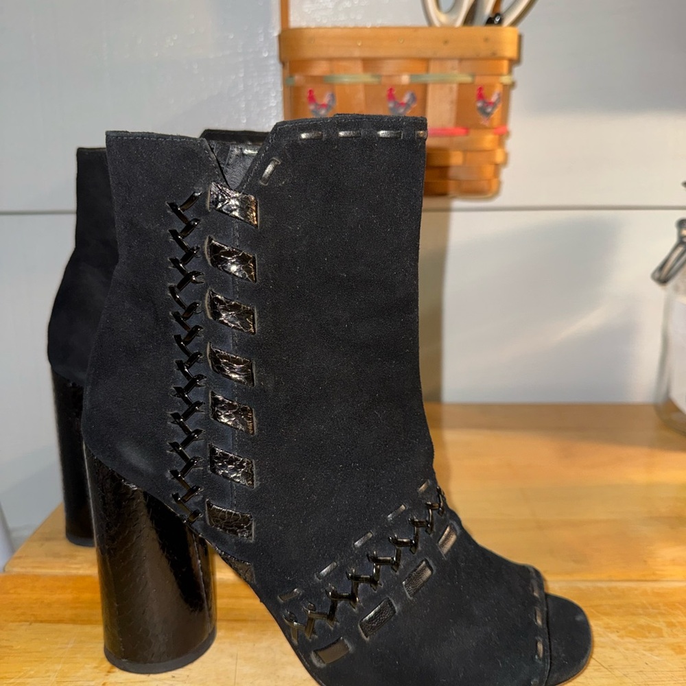 Donald J. Pliner Briget-KS Black Suede open-Toe Ankle Boots